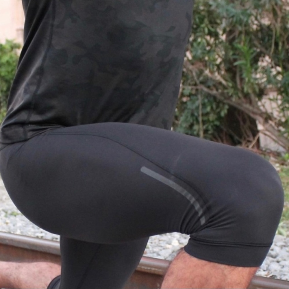 Lululemon Men’s “tight stuff” half tight